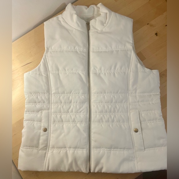Jones New York Jackets & Blazers - Jones New York puffer vest.